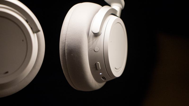 Illustration for article titled Microsoft's Surface Headphones Sound Like Disappointment